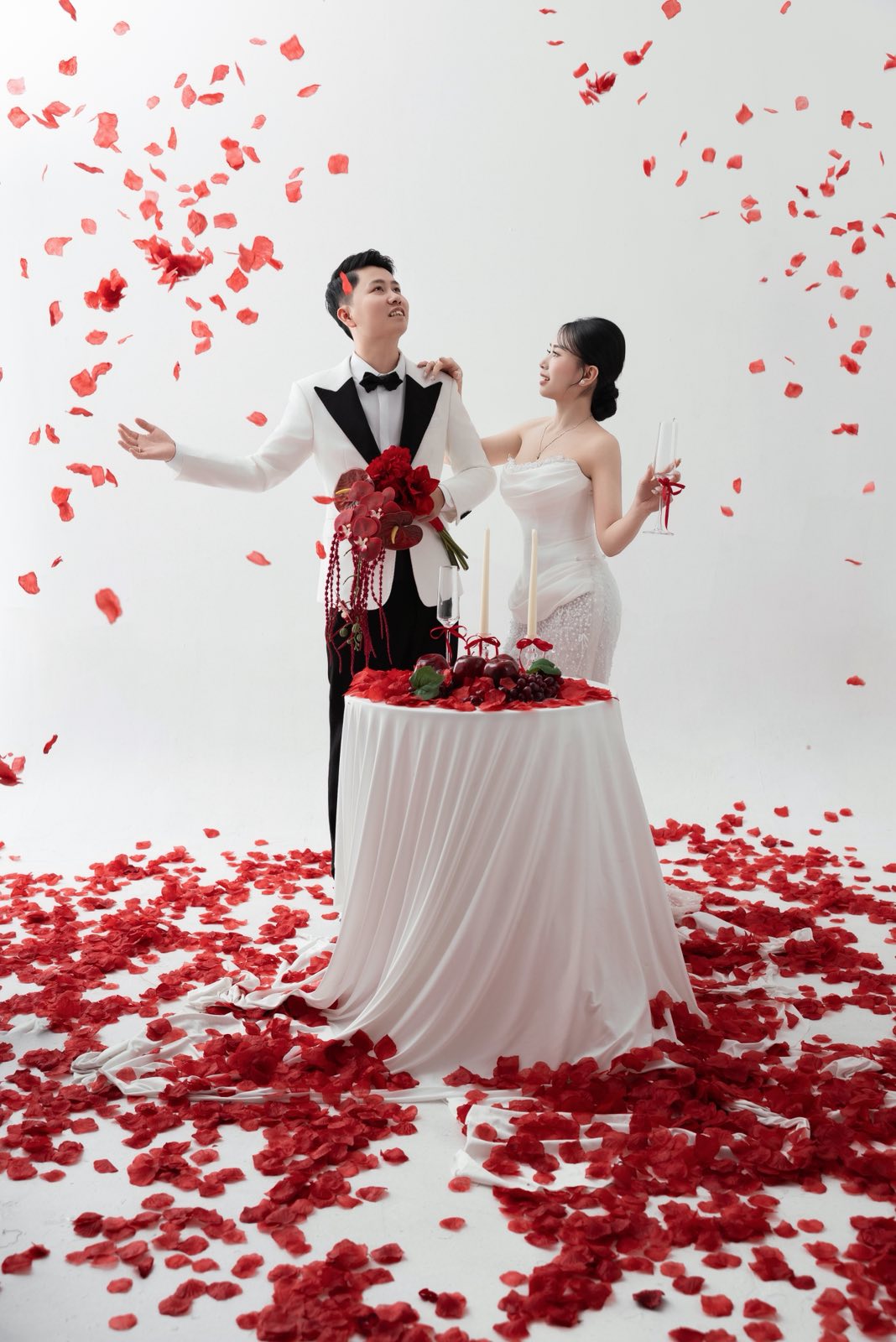 Chụp cưới Studio 2 bạn Di - Tùng